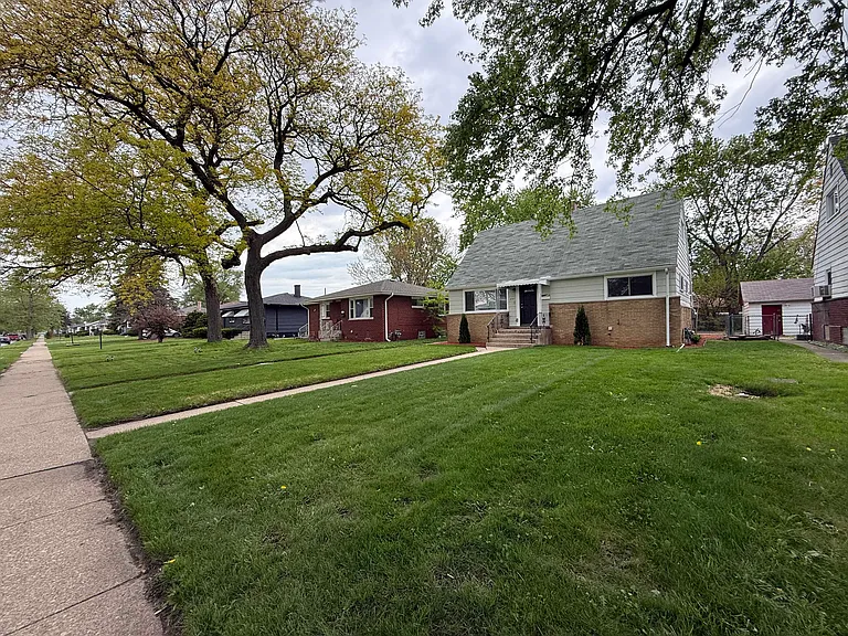 351 Clyde Ave — Photo 3