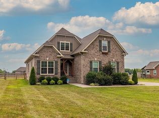 3001 Cross Gate Ln, Columbia, TN 38401