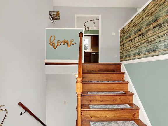 4th image of 809 Evergreen Dr