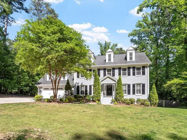 104 Frostwood Dr, Cary, NC 27518