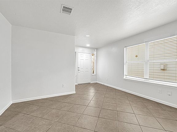 4th image of 1107 Hampton Villa Ln