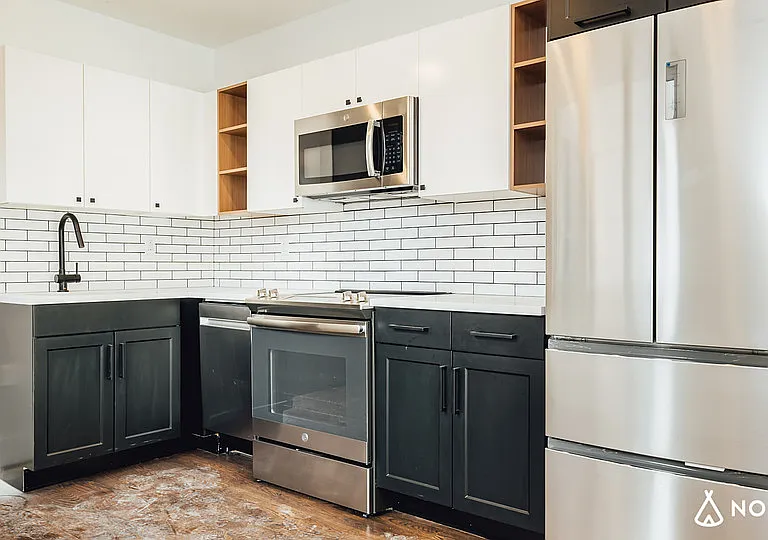 31-19 37th Ave #2A — Photo 4