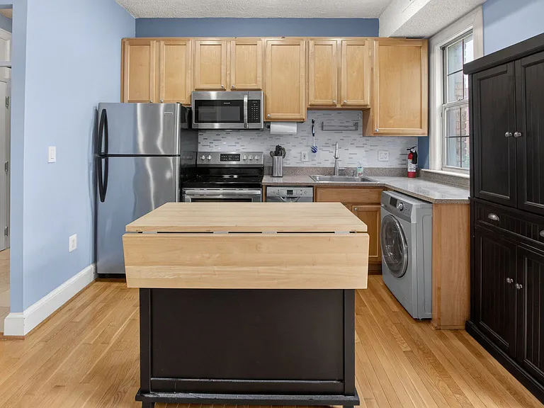 1401 Columbia Rd NW #319 — Photo 6