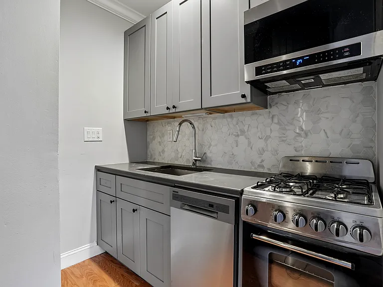 319 S 10th St #333A — Photo 8