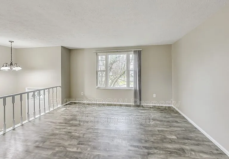 5310 Shelbyville Rd — Photo 4