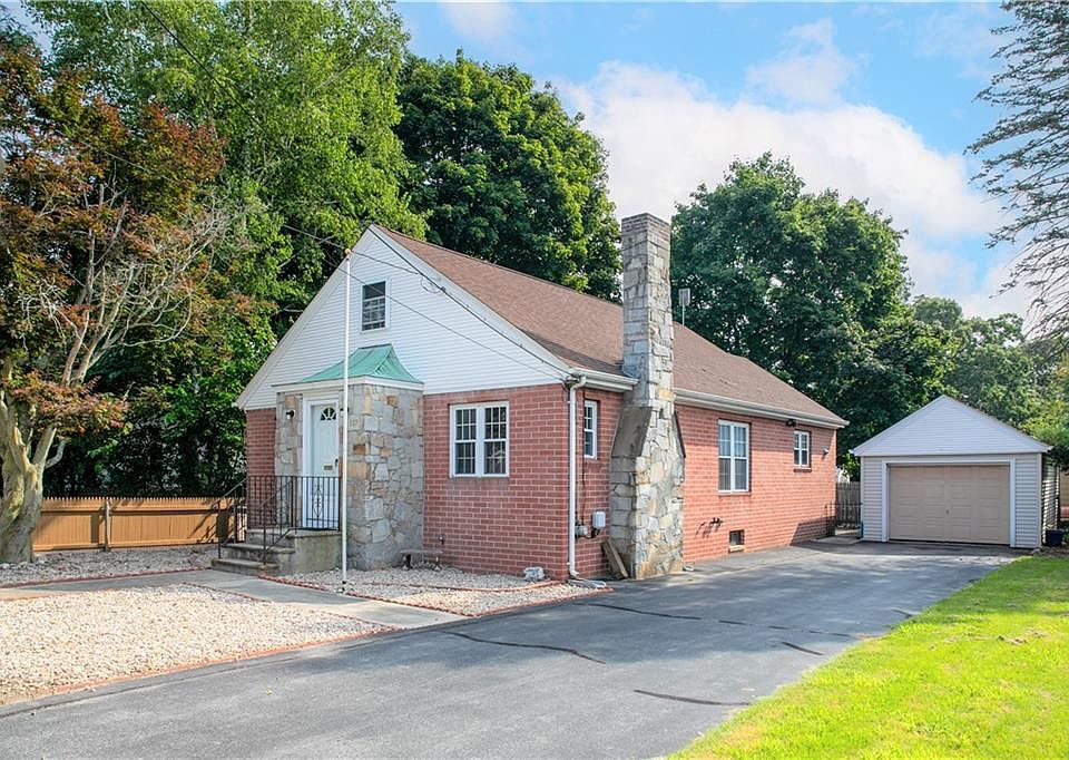 327 Waterman Rd, Johnston, RI 02919 Zillow