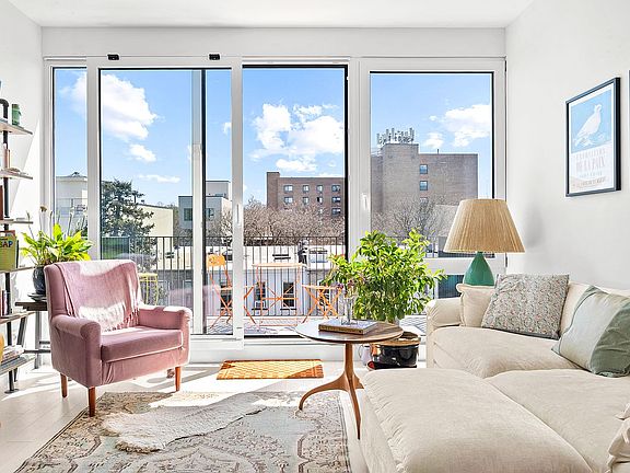 2nd image of 112 Cooper St #4B