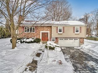 65 Sonny Dr, Cumberland, RI 02864