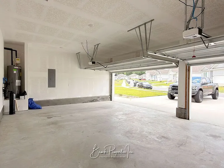 6052 Rutherford Loop — Photo 36
