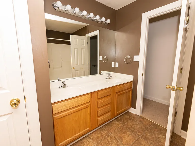 104 Streamwood Dr — Photo 17
