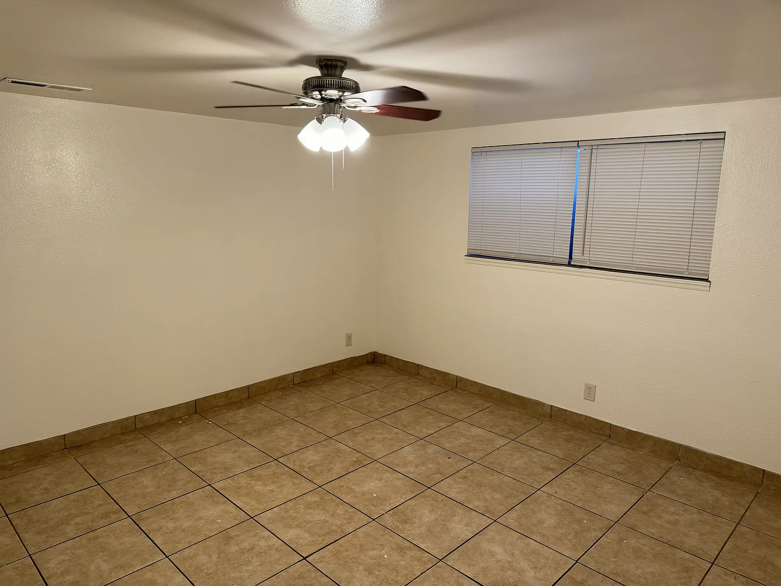 2 bed, 994 sqft, $1,300 — Photo 4