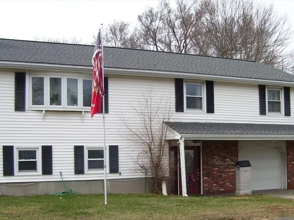 54 Summit St, Salem, MA 01970