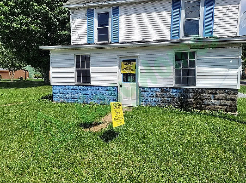 303 Walker Street — Photo 2