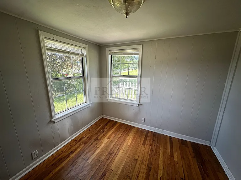 10005 E 53rd St — Photo 20
