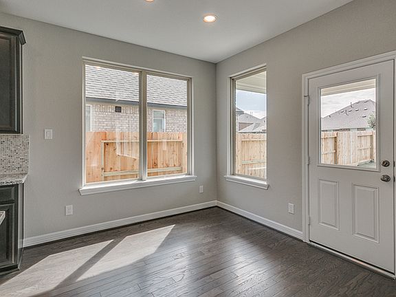 Thornton Breakfast Nook