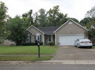 7908 Bridlevista Rd, Louisville, KY 40228