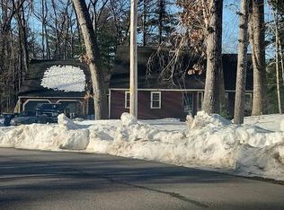 9 Dundee Dr, Plaistow, NH 03865