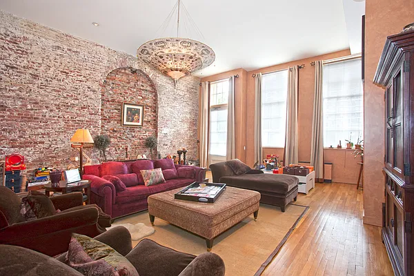 Sold by LG Fairmont Group | media 34