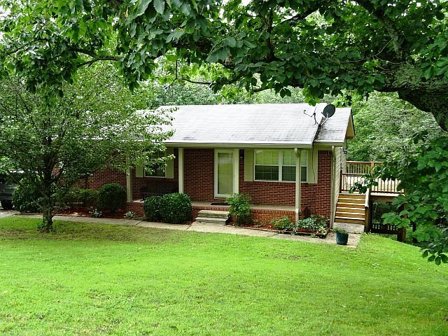 1st image of 3572 Crawford Dr SE