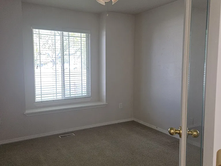 6086 S Guitar Ave — Photo 8