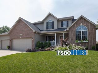 5596 N Ridge Cir, Bettendorf, IA 52722