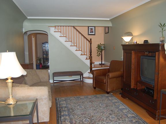 2nd image of 1638 N Natoma Ave