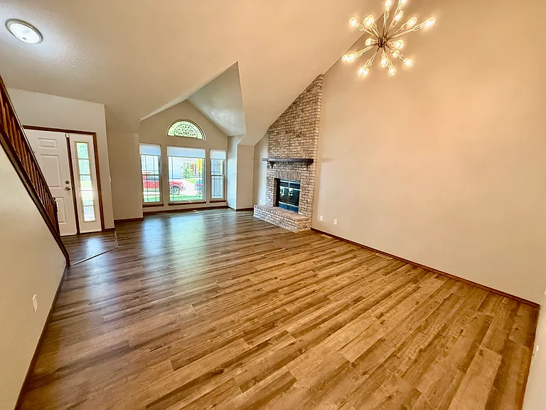 393 Misty Valley Dr — Photo 4