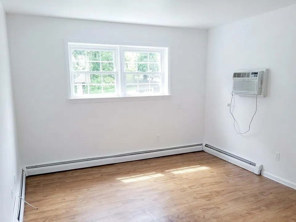Studio - Main Room - Opposite View of Kitchen