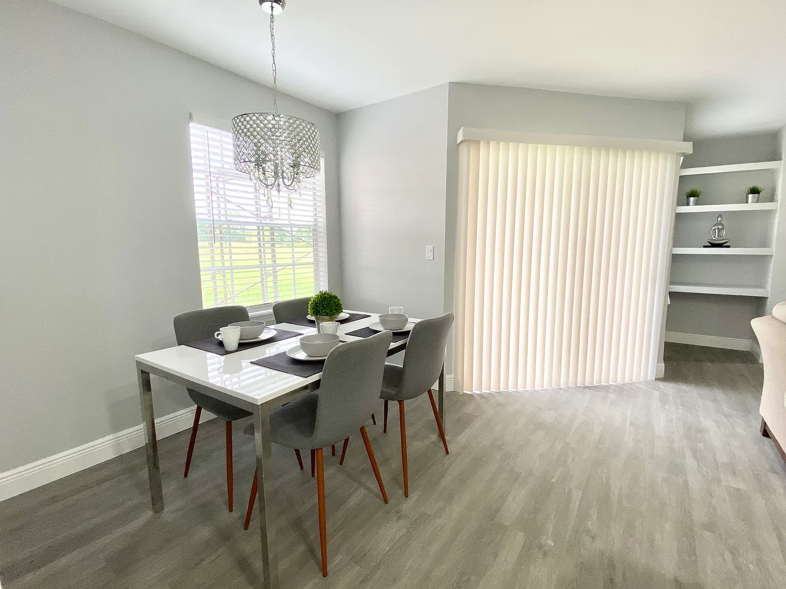 2 bed, 1.0 bath, 1007 sqft, $2,500 — Photo 4