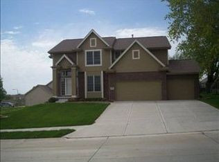 1906 S 194th St, Omaha, NE 68130