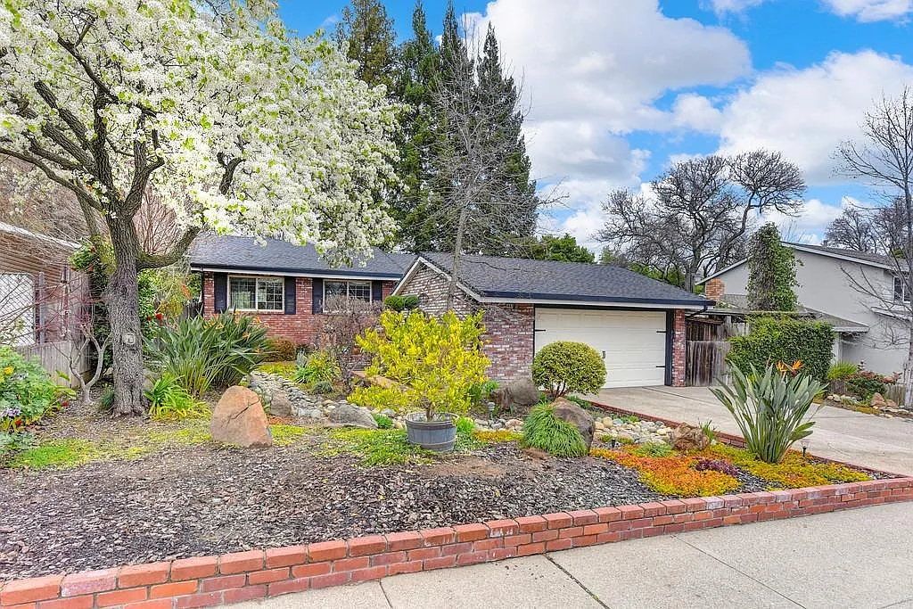 8461 N Star Way photo 1
