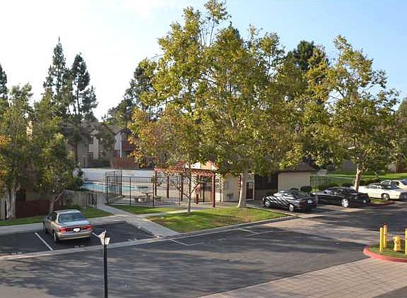 4th image of 841 Tamayo Dr APT 3