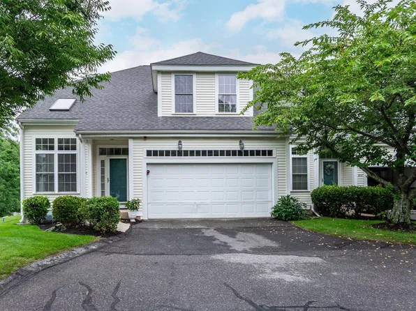 4 Kingson Ln Unit 1, Medway, MA 02053