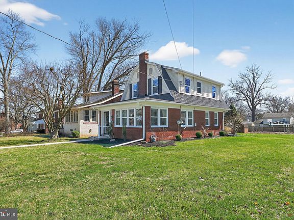 2nd image of 424 Arch St