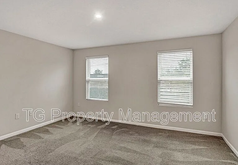 5958 Creekside Crossing Dr — Photo 13