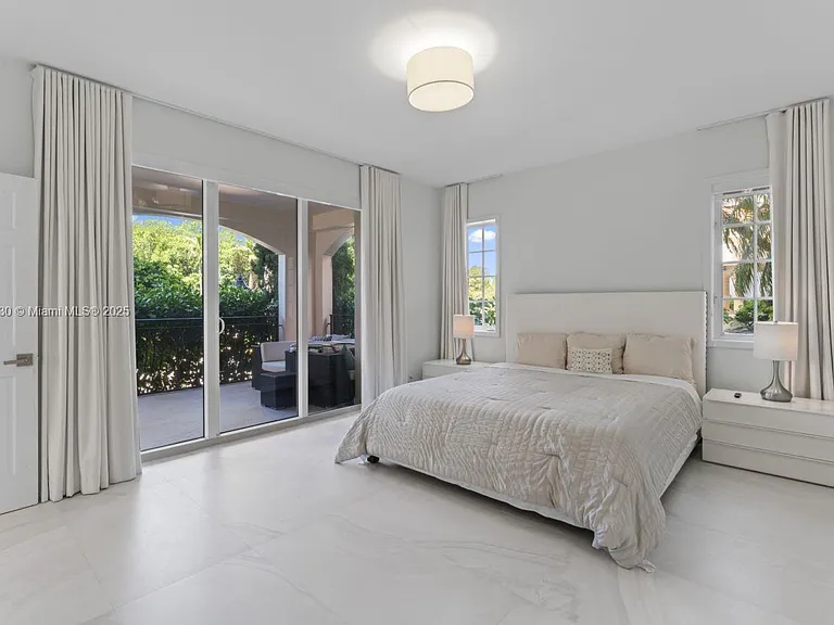 19217 Fisher Island Dr #19217 — Photo 16