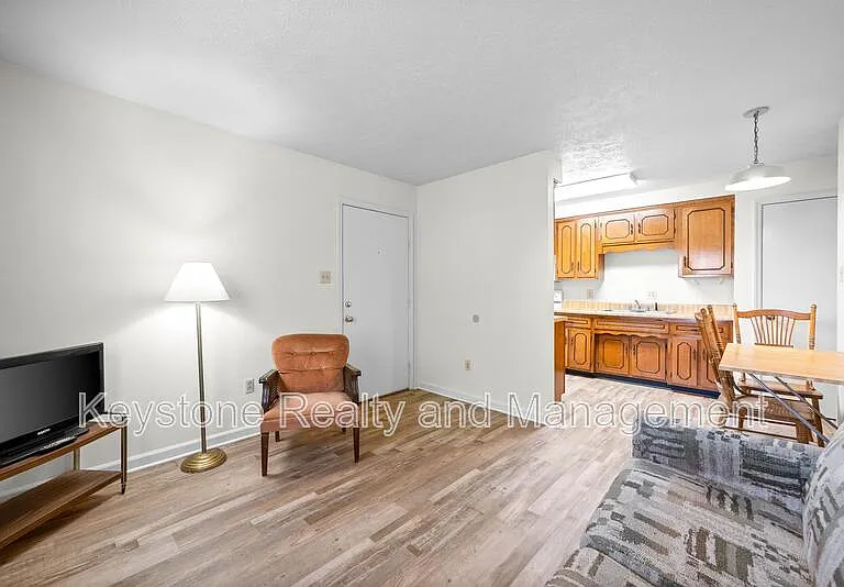 100 Laurel Cove Dr — Photo 4