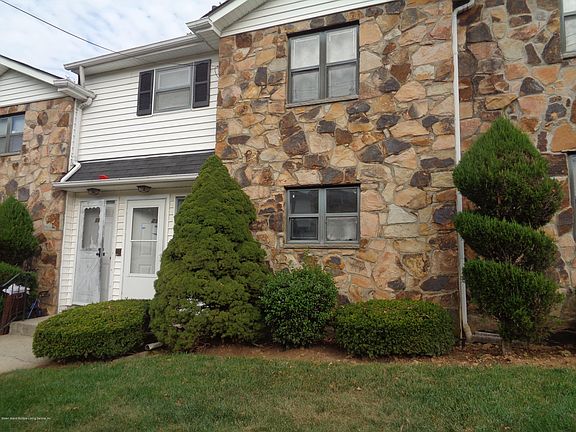 2nd image of 27A Bradley Ct #41