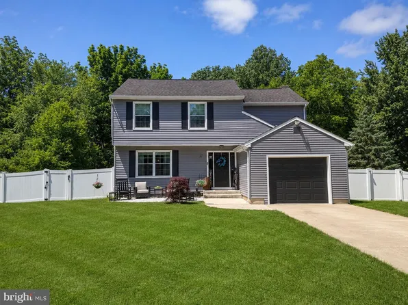 37 Fox Chase Rd, Marlton, NJ 08053