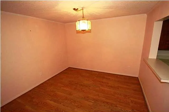 6028 Sussex Dr — Photo 3