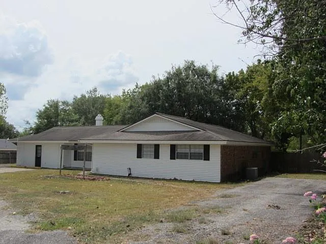 3 bed, 5.0 bath, 2271 sqft, $2,950 — Photo 2