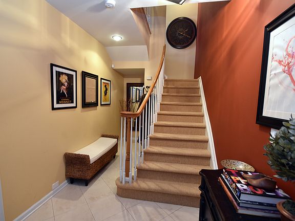 3rd image of 307 Kensington Ln
