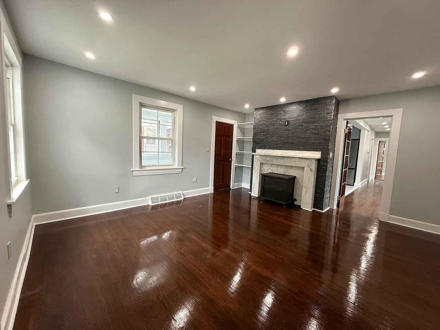 2 bed, 1094 sqft, $2,250 — Photo 2