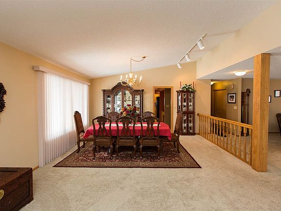 3rd image of 1105 Oak Park Blvd