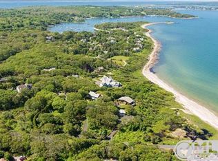 24 Racing Beach Ave, Falmouth, MA 02540