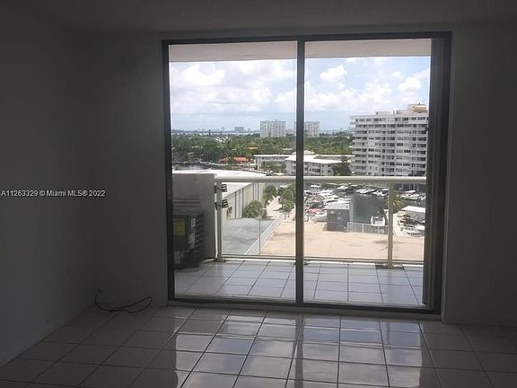 2nd image of 13499 Biscayne Blvd APT 814