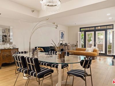 2222 N Beachwood Dr APT 211, Los Angeles, CA, 90068