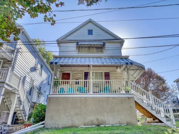 17 Evans Ln, Wilkes Barre, PA 18702