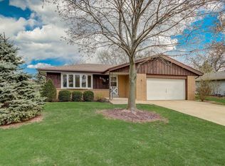 6110 Thornridge Ln, Greendale, WI 53129
