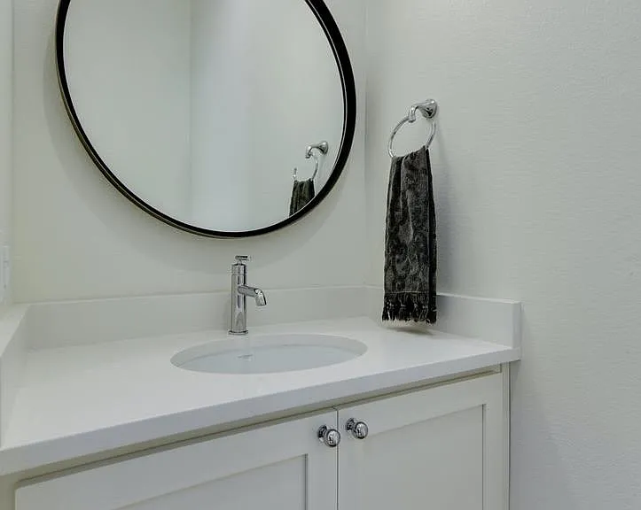 3301 Cantwell Ln — Photo 10